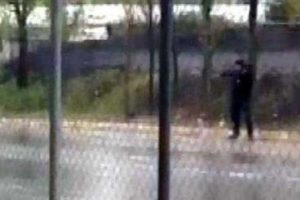 Bunalıma giren g&uuml;venlik polise ateş a&ccedil;tı