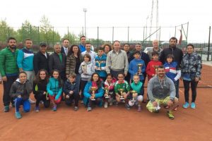 Bursa'da minik raketler h&uuml;nerlerini sergiledi