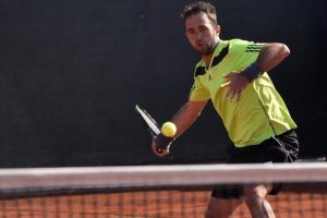 Marsel, Barcelona'da ikinci tura y&uuml;kseldi