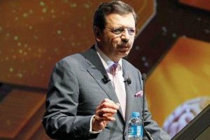 TOBB b&uuml;nyesindeki 62 sekt&ouml;r meclisi sorunlarını Davutoğlu'na sundu