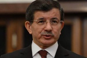 Ermeni siyaset&ccedil;iden Davutoğlu'nun 'İstanbul'un en zenginleri Ermeni' s&ouml;z&uuml;ne tepki