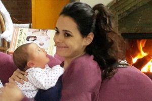 Sevgilisinden &Ouml;zg&uuml; Namal'a &ouml;zel lohusa k&uuml;r&uuml;...