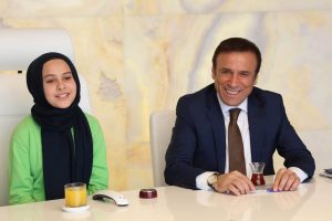 Başkan Gen&ccedil; koltuğu devretti