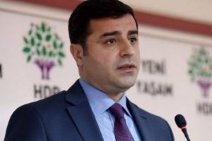 Demirtaş a&ccedil;ıkladı! Barajı ge&ccedil;emezlerse ne olacak?