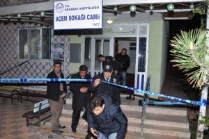 Her g&uuml;n temizlediği camide intihar etti!