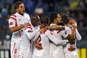 Sevilla Zenit'i kupanın dışına itti!