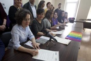 HDP İstanbul Adayları LGBTİ Hakları S&ouml;zleşmesi'ne imza attı