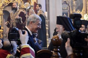 1915 ayininde ilk kez h&uuml;k&uuml;met resmi olarak temsil edildi
