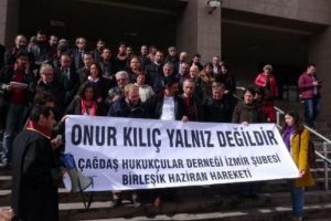 Yasağa uymayan avukatlar ifadeye &ccedil;ağrıldı