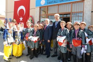 Başkan Bozbey Tahtalı'da &ccedil;ocuklara s&ouml;z verdi