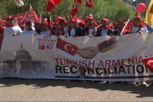 Beyaz Saray &ouml;n&uuml;nde barış y&uuml;r&uuml;y&uuml;ş&uuml;