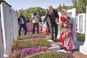 &Ccedil;anakkale d&uuml;nyaya &ouml;rnek olsun