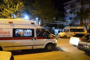 Tartıştığı eşinin bulunduğu minib&uuml;se ateş a&ccedil;tı