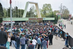 Bursa'da Fenerbah&ccedil;e ma&ccedil;ı biletlerine yoğun ilgi!