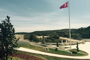 Bursa Şehitliği'nde gurur, vefa ve g&ouml;zyaşı...