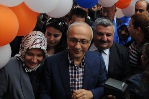 Bakan'ın a&ccedil;ılışına Bakan ziyareti