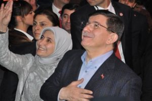 Başbakan Davutoğlu Valiliği ziyaret etti