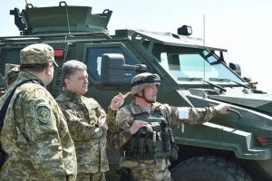 Ukrayna Devlet Başkanı Poroşenko: D&uuml;şmanın saldırısını p&uuml;sk&uuml;rtmeye hazırlıklı olmalıyız