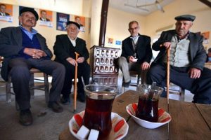 Emekliler sorunlarına &ccedil;&ouml;z&uuml;m bekliyor