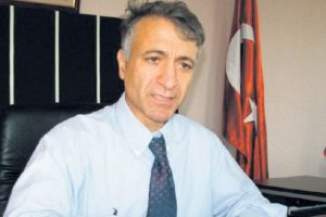 Yolsuzlukla m&uuml;cadele 'profes&ouml;r'l&uuml;kten etti!