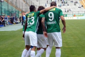 Bursaspor burun farkıyla &ouml;ne ge&ccedil;ti!