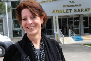 Hollandalı gazetecinin davasında gerek&ccedil;eli karar a&ccedil;ıklandı!