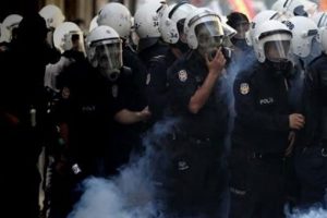 Yollar kapatıldı polislerde t&uuml;m izinler iptal