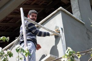 G&uuml;nd&uuml;zleri inşaat iş&ccedil;isi, akşamları milletvekili adayı