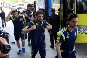Fenerbah&ccedil;e'ye Bursa'da taraftar şoku !