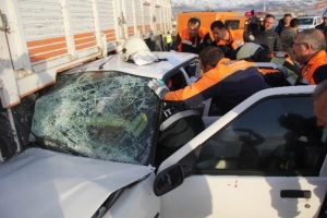 Erzurum'da trafik kazası: 5 askeri personel yaralı