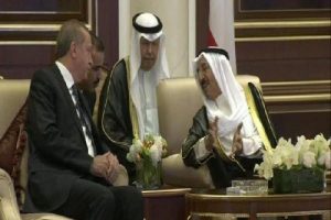 Erdoğan, Kuveyt'te resmi t&ouml;renle karşılandı