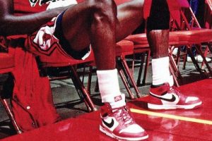 Michael Jordan'ın ayakkabıları a&ccedil;ık artırmada satıldı