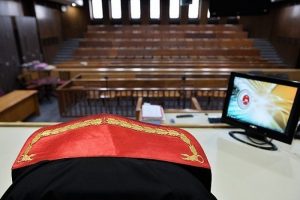Yetkisiz mahkemeden tahliyeye su&ccedil; duyurusunda bulunuldu