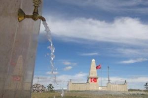 B&uuml;y&uuml;k &Ccedil;atma K&ouml;y&uuml;'nde Ermenilerin şehit ettiği 183 kişi anıldı