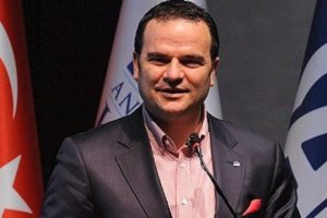 Kemal &Ouml;zt&uuml;rk'ten şok eleştiri: Bizim mahallede yazarlar peydah oldu!