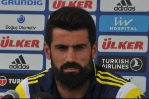 Adamlıklarından, &ouml;rf ve adetlerinden ş&uuml;phe ediyorum"