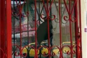 HDP'nin iki se&ccedil;im b&uuml;rosuna saldırı