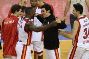 G.Saray'da skandalın kıyısından d&ouml;n&uuml;ld&uuml;