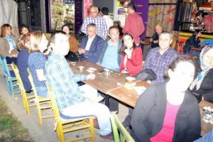 Sınav &ouml;ncesi g&uuml;r&uuml;lt&uuml; tepkisi konseri bitirdi