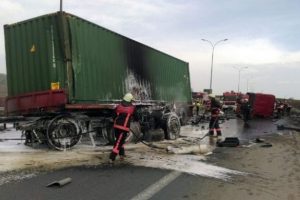 TEM'de kaza, 2 kişi hayatını kaybetti