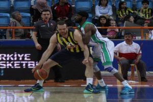 Fenerbah&ccedil;e Torku Konyaspor'u mağlup etti