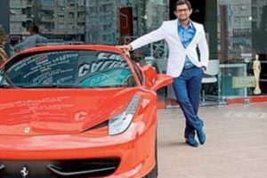 Ferrarili m&uuml;teahhit firarda, kelep&ccedil;eden de sinyal yok