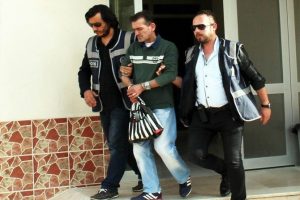 Oğlunu &ouml;ld&uuml;ren adam olaya intihar s&uuml;s&uuml; vermiş