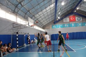 Nil&uuml;fer Spor Şenlikleri'nde basketbol heyecanı