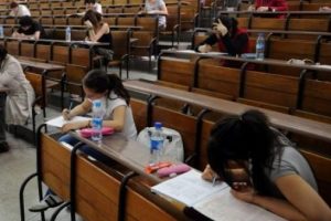 Usuls&uuml;z şekilde memur olana ''Şeker'' form&uuml;l&uuml;