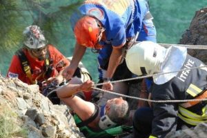 İngiliz turist 50 metreden u&ccedil;tu