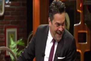 Beyaz Show'da T&uuml;rk&ccedil;e Siri dizilere montajlandı