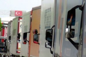 Kapıkule'de 15 kilometre TIR kuyruğu