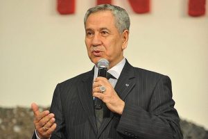 Arın&ccedil;'tan şaşırtan Galatasaray benzetmesi: Onlar takar da biz takamaz mıyız?