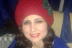 Bileklerini kesip sosyal medyada paylaştı